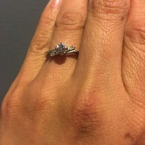 14k  WHITE GOLD SOLITAIRE REAL DIAMOND 💍